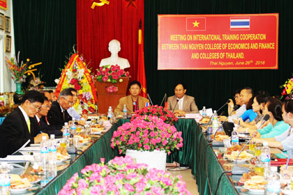 Hội thảo hợp tác đào tạo quốc tế giữa trường CĐ Kinh tế-Tài chính Thái Nguyên với các trường CĐ nghề của vương quốc Thái Lan.